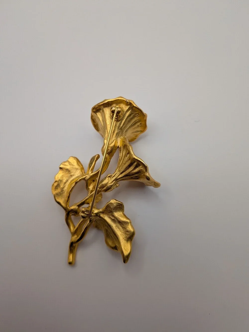 Vintage Jacqueline Ferrar Gold Toned Nightshade Floral Leaf Pin Brooch